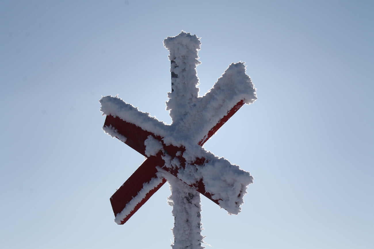 ledkryss-i-motljus-frost-vinter